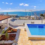 펜션 Front In