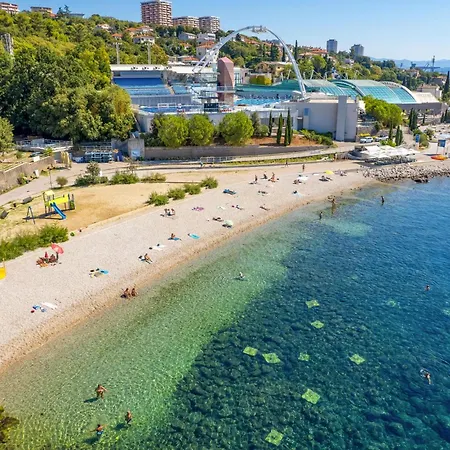 Front In Semesterbostad Rijeka